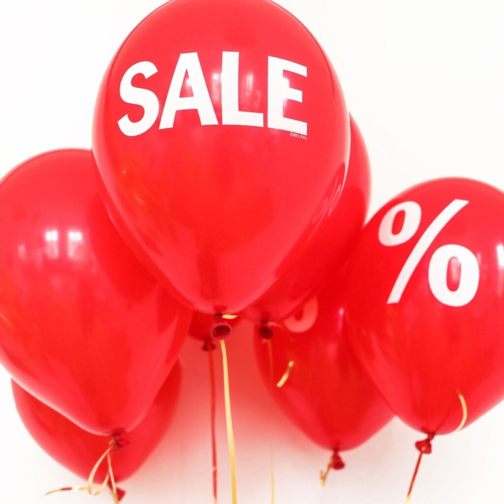red sale balloons