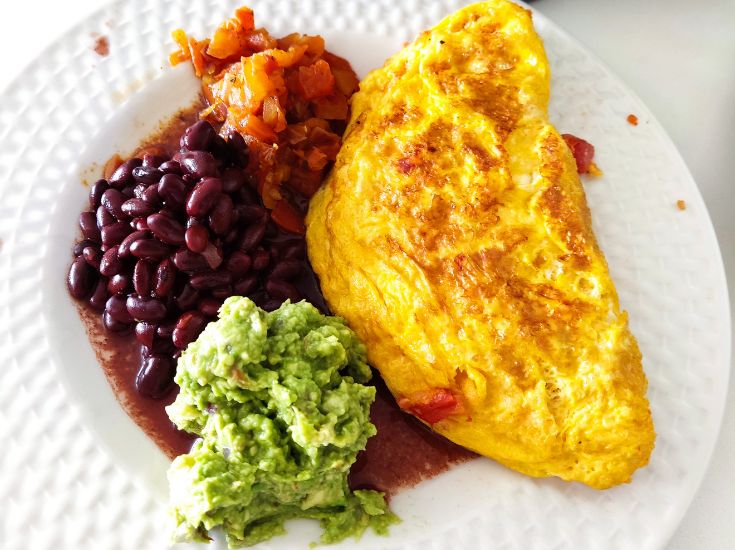 Omelette Black Beans and Guacamole